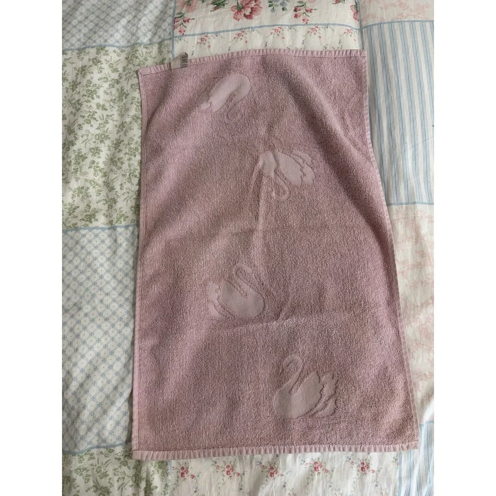 Vintage Cannon Pink Cotton Textured Swan Hand Towel 24